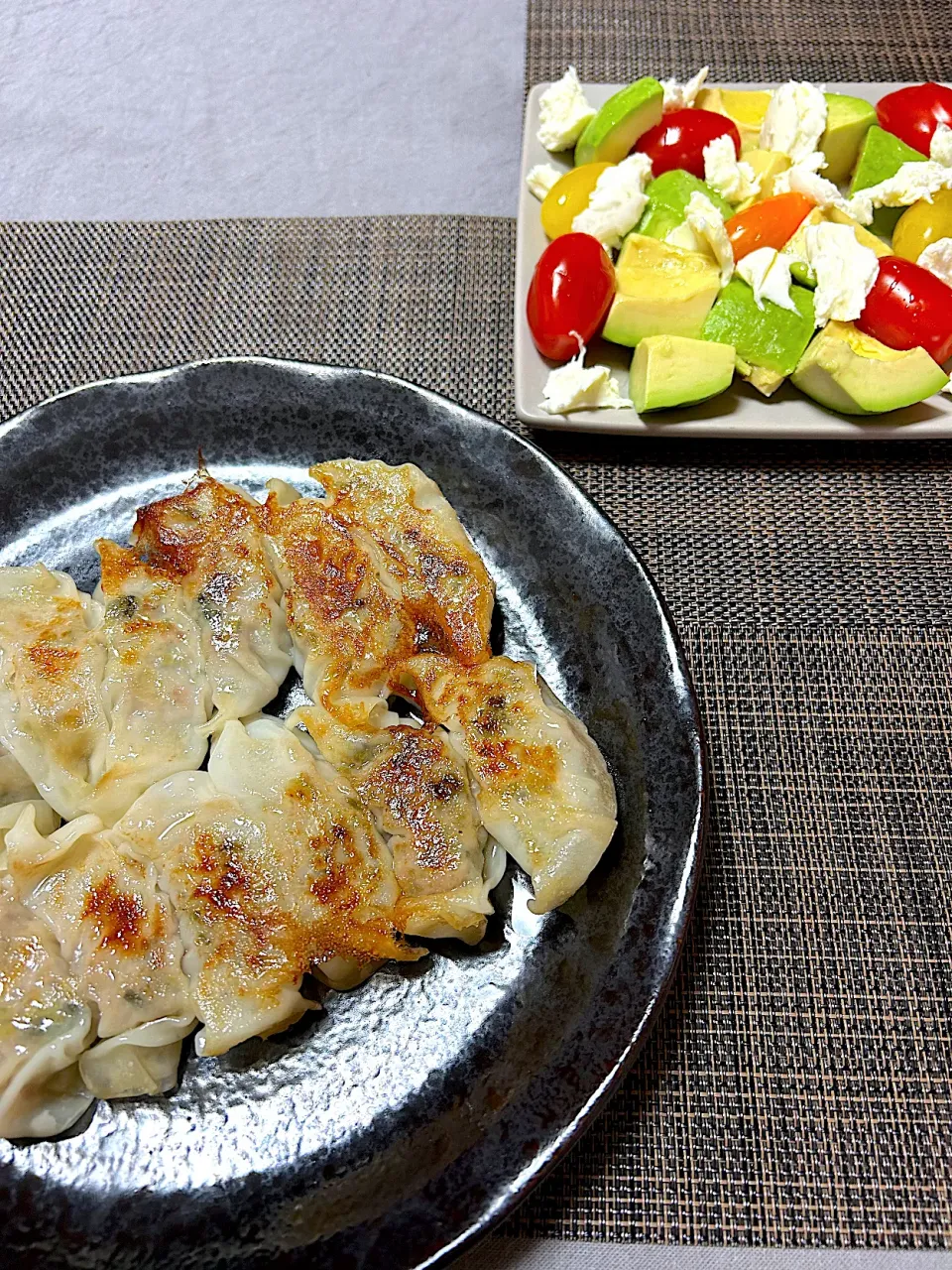 餃子とサラダ(✿´༥`✿)|天音さん