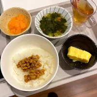 納豆ご飯、卵焼き、味噌汁、みかん| なつこさん