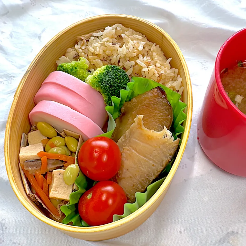 鯖の水煮缶の炊き込みご飯弁当|ゆっきーさん