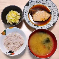 2024 1218　鰤のポン酢煮　白菜のごまマヨ和え　なめことわかめのお味噌汁|いもこ。さん