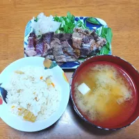 2024 0616　鰹のたたき柚子だれ　豆腐とわかめのお味噌汁|いもこ。さん