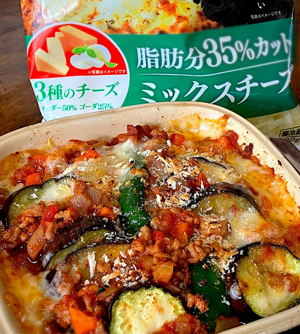 なすとミートソースのチーズ焼き|ななごさん