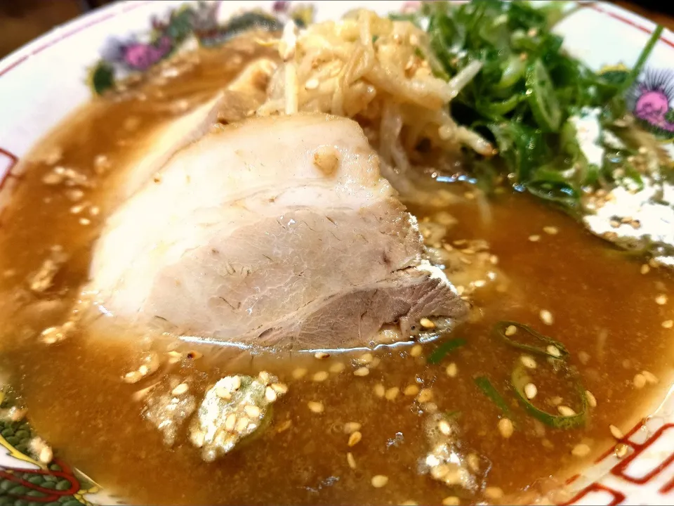 【1/31までの期間限定店舗】 
大分佐伯ラーメン「白龍」監修 
東京ラーメンショーセレクション
極み麺 
大分佐伯ラーメン (950円) 
＋ご飯小 (120円) 
＠池袋4分
25006
〈醤4塩1噌󠄀0タ1昆0冷0出0F0〉|大脇さん