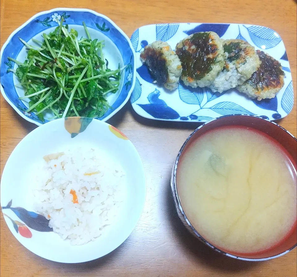 2024 0618　鶏の大葉焼き　豆苗と塩昆布のナムル　豆腐とわかめのお味噌汁|いもこ。さん