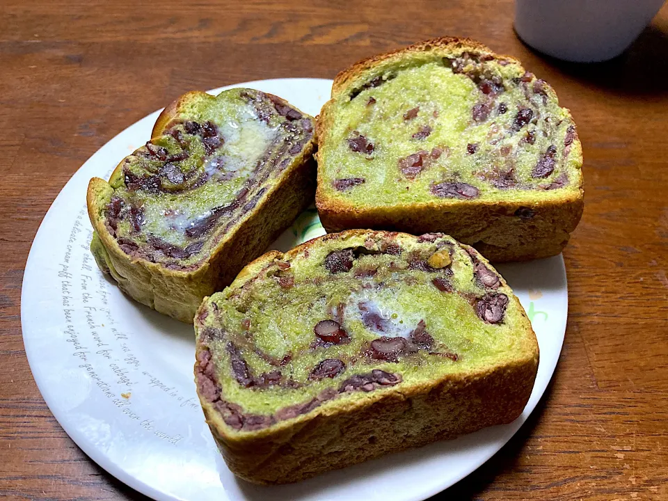 抹茶あん食パン|はっちぃさん