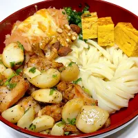 にんにくゴロゴロ スタミナ チキンうどん　　　　明太チーズポテト トッピング🧄🍗🧀🥔|マニラ男さん