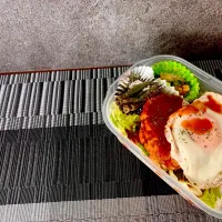 ロコモコ丼弁当🍱|sa-さん