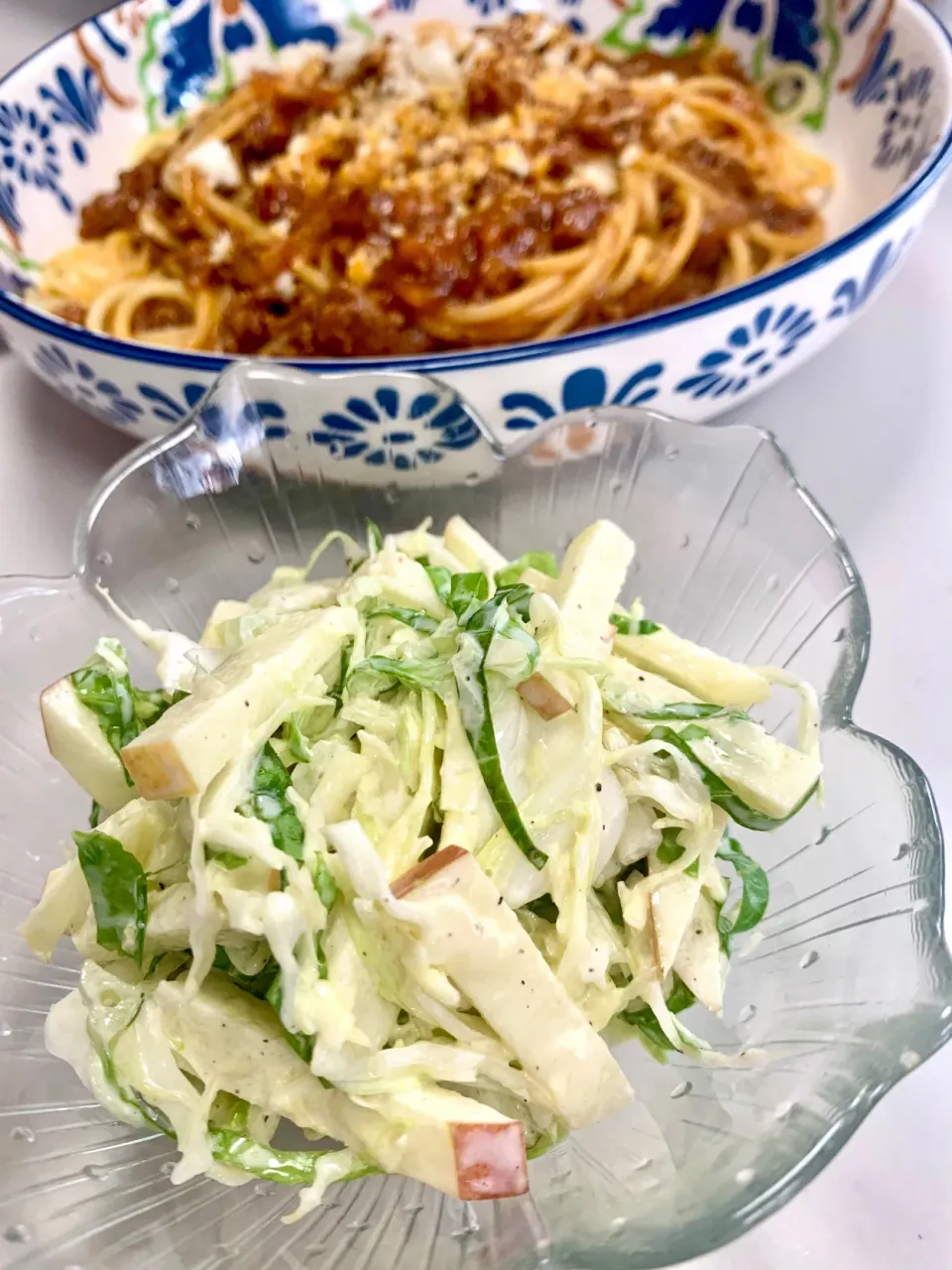 Apple Cabbage Salad and Spaghetti Bolognese|gonbenさん