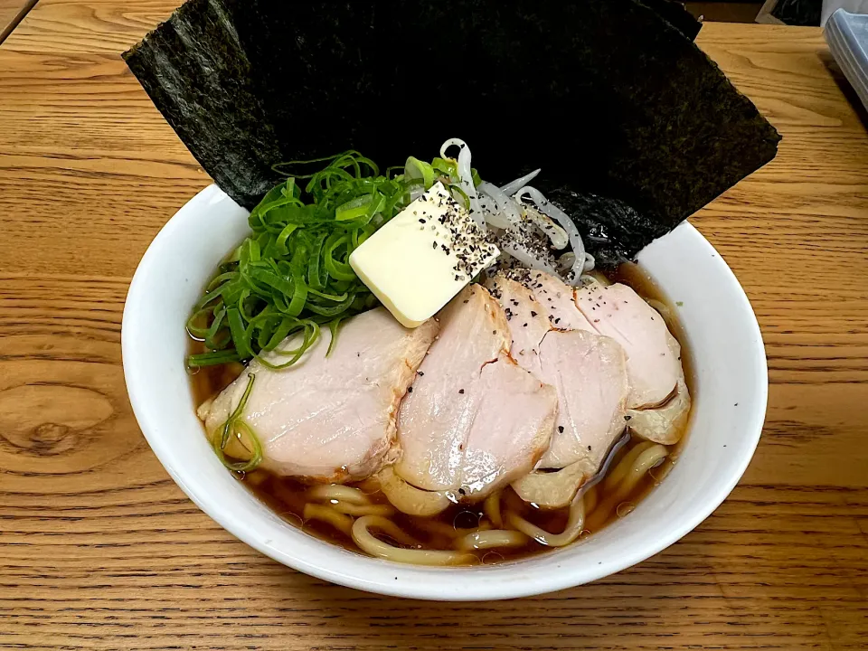 うちのバター醤油ラーメン　ネギ盛|さくたろうさん