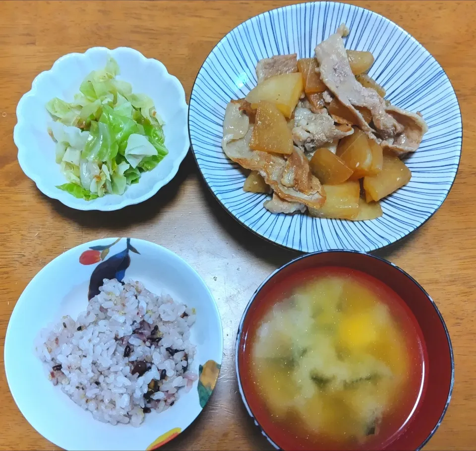 2024 0621　豚バラ大根　キャベツのごまマヨサラダ　豆腐とわかめのお味噌汁|いもこ。さん