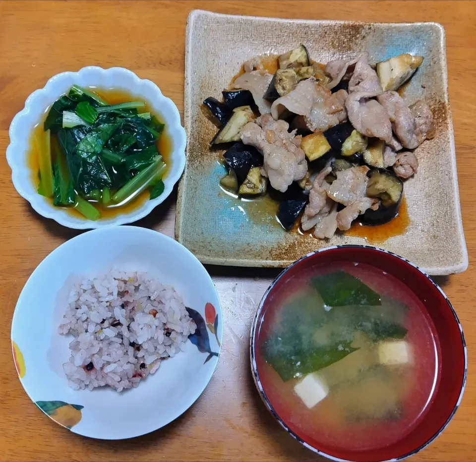 2024 0623　豚肉と茄子の炒め物　小松菜のおひたし　豆腐とわかめのお味噌汁|いもこ。さん