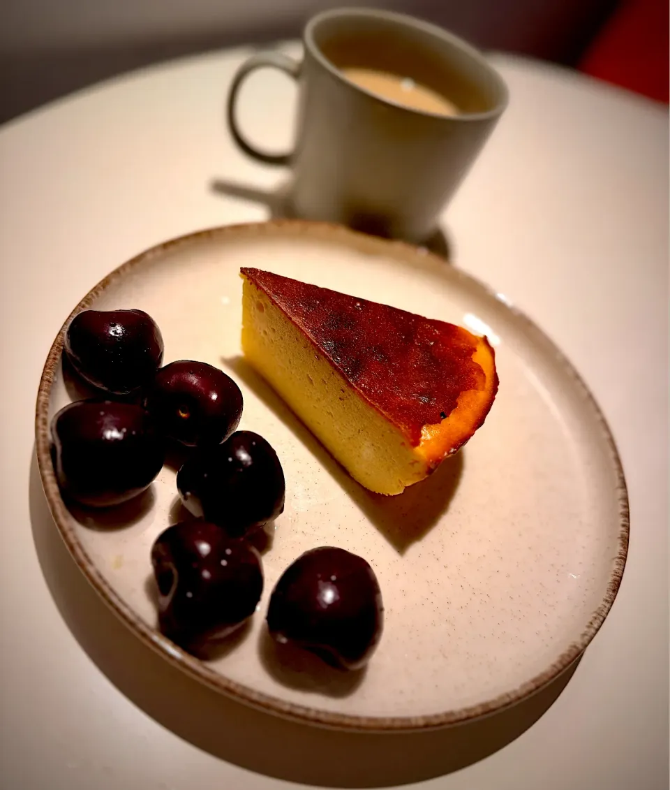 Basque Burnt Cheesecake with Australia Cherry|Zhen Zhenさん