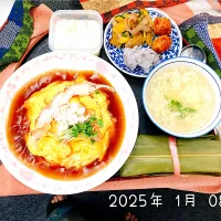 (⊙⊙)!!会社でカニづくし弁当を食べてるのはこの世で私だけと思った弁当。弁当？これ？( ᐛ )