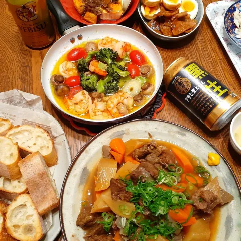 「液みそ 賛否両論 贅沢鯛だし」を使ってみたSnapdishの料理・レシピ写真:牛スジの煮込みとアヒージョ🦐