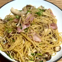 ☆ベーコンときのこのバターしょう油パスタ|まぁたんさん