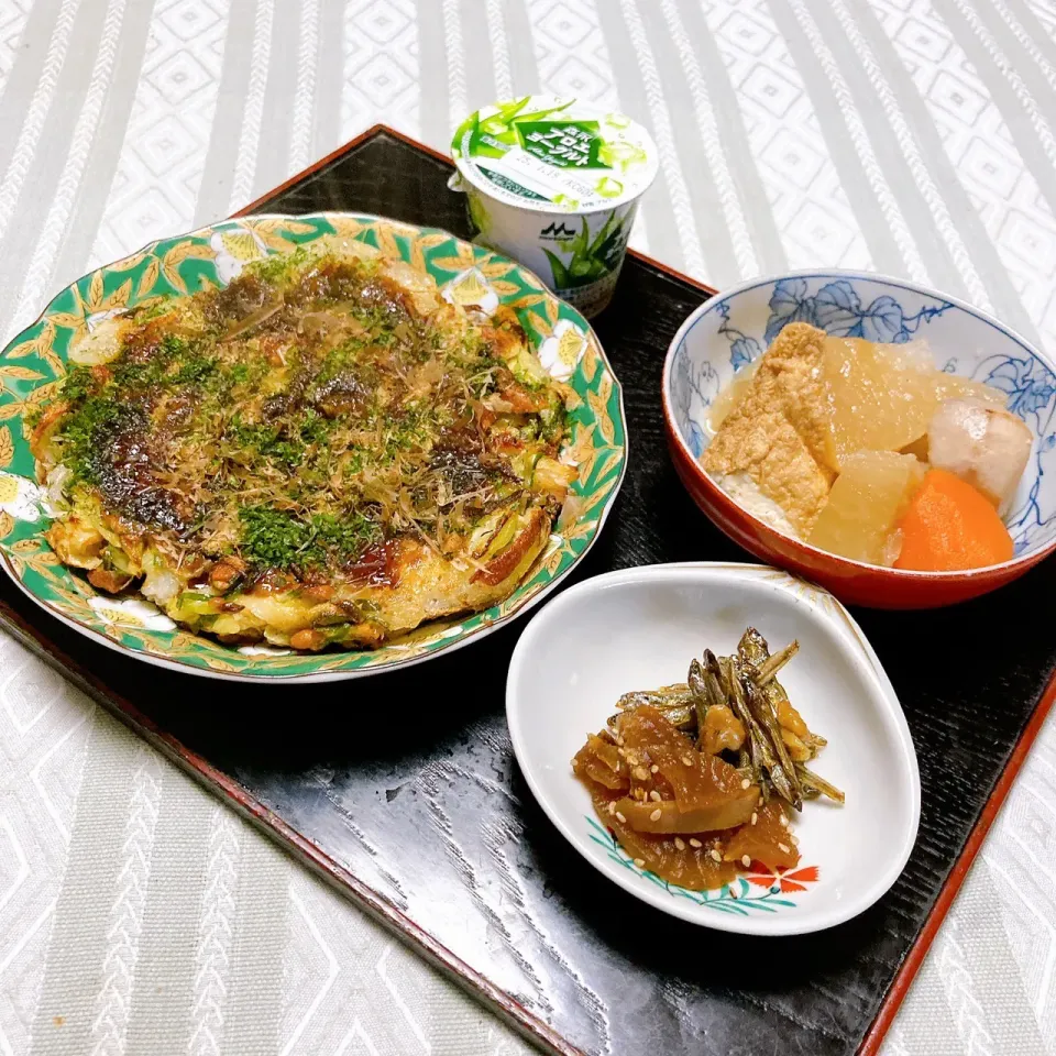 grandmaの晩ごはん☆ 今夜は大根を煮て…お餅入りお好み焼きで頂きます|kaoriさん