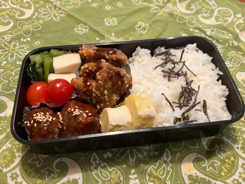 2025.1.8 息子弁当　◎とんかつ　◎肉団子　◎高野豆腐と小松菜の煮物　◎焼き芋|goroさん