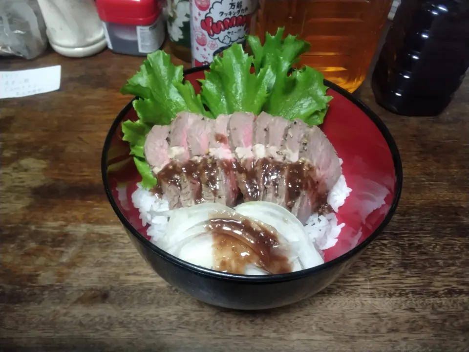 手作りローストビーフの残りでローストビーフ丼|にんにくと唐辛子が特に好き❤️(元シャリマー)さん