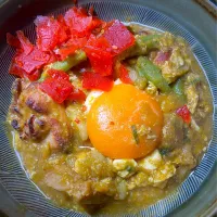 ゴロゴロチキンカレー丼🍛|すくらんぶるえっぐさん