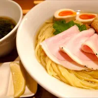 【TRYラーメン大賞2021-2022 新店・しょうゆ部門 5位】 
支那蕎麦 澤田 
昆布水つけ麺 (濃口醤油、1,150円) 
＋メンマ (200円)
＠新宿御苑前3分 
(JR新宿駅から徒歩12分) 
25009
〈醤5塩1噌󠄀1タ1昆1出0F0冷0〉| 大脇さん