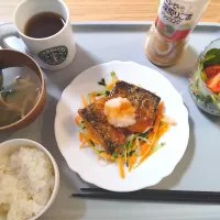 鯵のおろし煮　トマトサラダ　舞茸のお吸い物|さゆさん