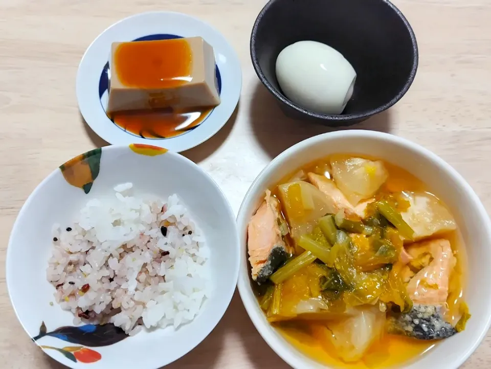 2024 1226　鮭とかぶの石狩風スープ　ごま豆腐　ゆで卵|いもこ。さん