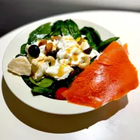 Wild Smoked Salmon Salad| Zhen Zhenさん