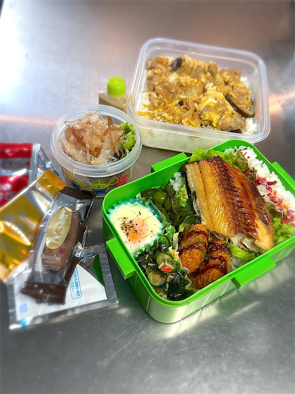 R6.1/10㈮  ·͜·♡親子丼&焼き魚弁当👨🏻‍🍳|hamakoさん