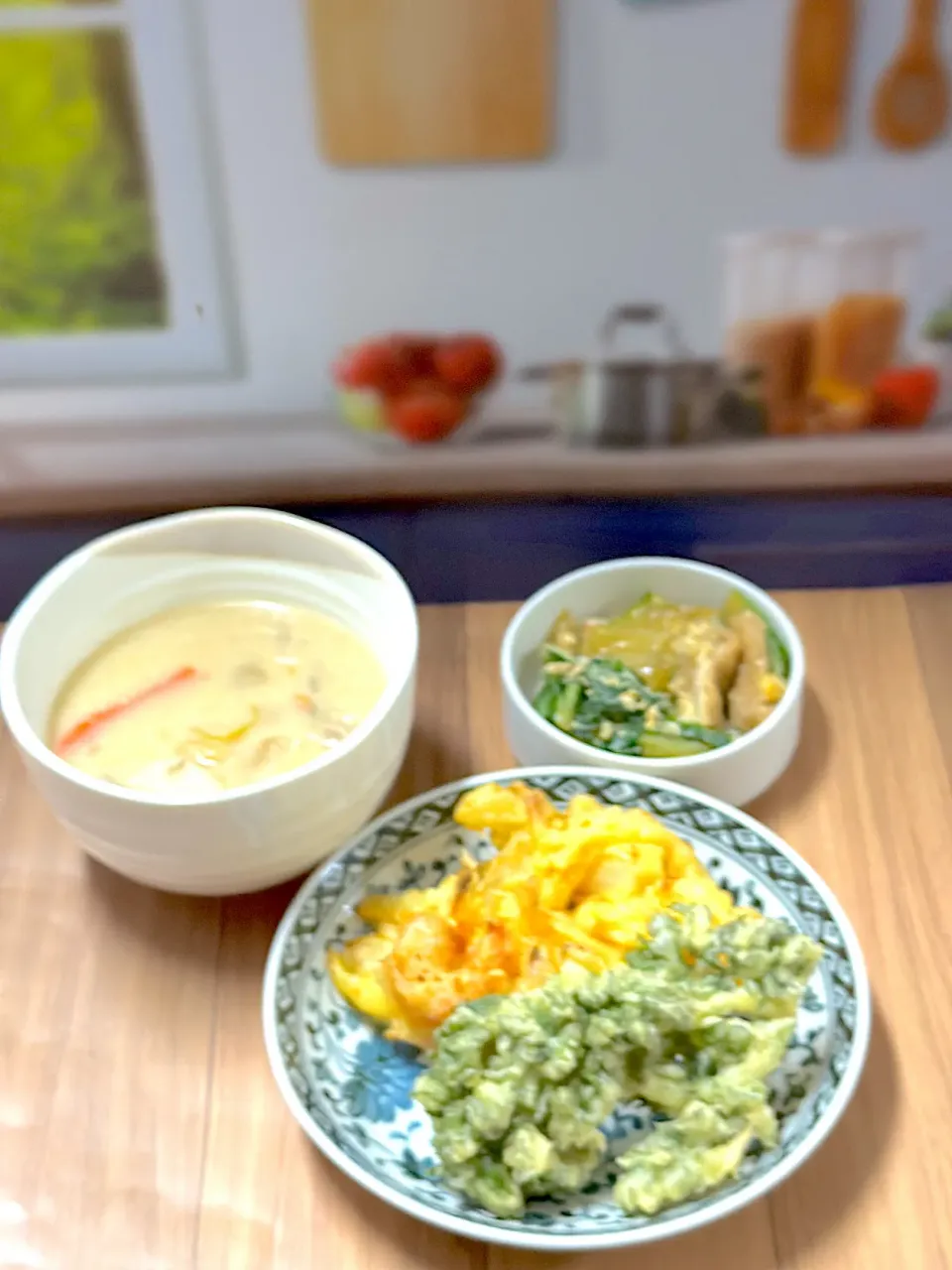 かき揚げ＆人参葉っぱ天ぷら|アッキーさん