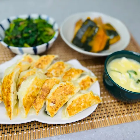 「プラス糀 生塩糀パウダー黒胡椒ブレンド150g」を使ってみたSnapdishの料理・レシピ写真:「白菜とネギの餃子🥟」