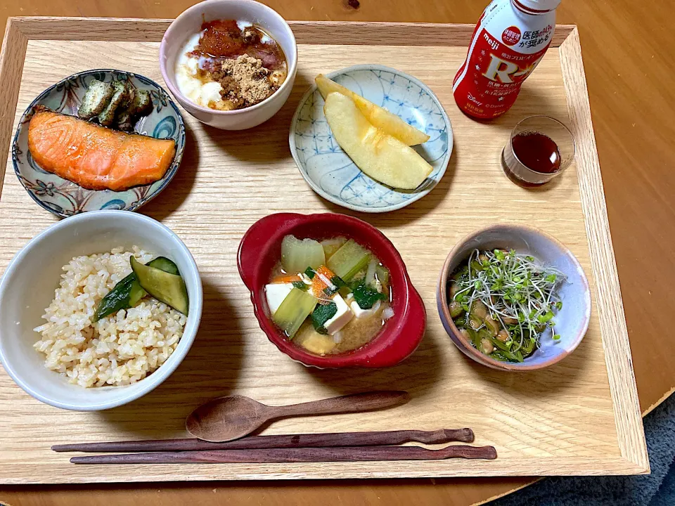 休日のまったり朝定食☀️|さくたえさん