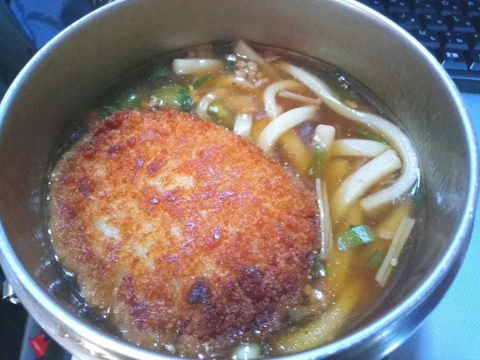 手羽元煮込み残り汁のコロッケうどん|darkbaronさん