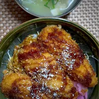 チーズささみフライ丼|すくらんぶるえっぐさん