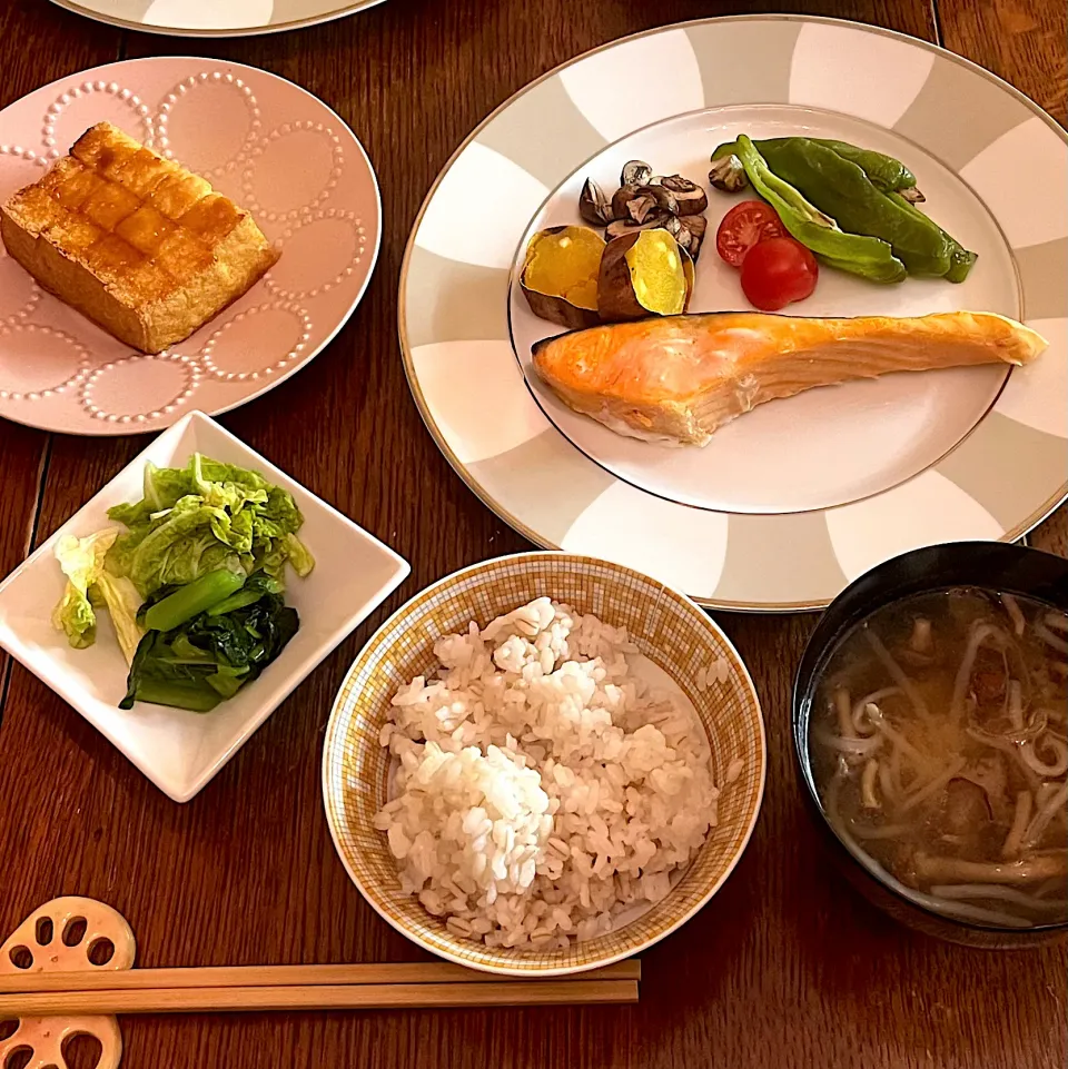 晩ごはん♯焼き鮭♯厚揚げ味噌焼き|小松菜さん