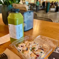 2025/1/12  スーパーで軽食  Snacking at Whole Foods|19 Boys & 野鳥さん