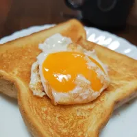 目玉焼きトースト|macchinaさん