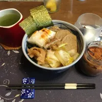 特製力蕎麦、イカの塩辛、沢庵、熱い日本茶、バナナ＆カシスジャム入りヨーグルト(昼飯)|enarinさん