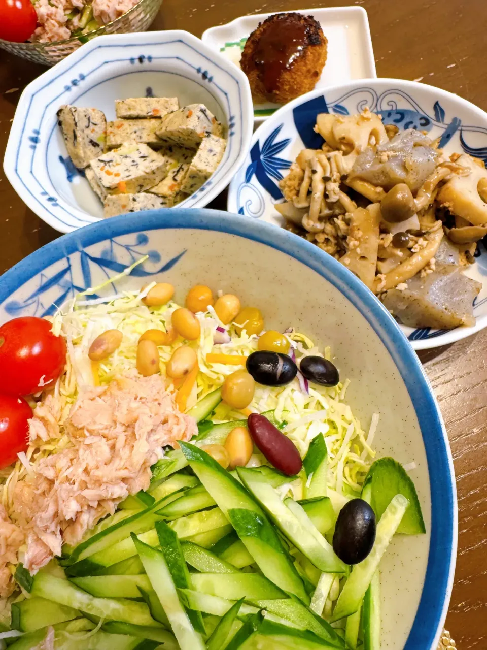 れんこんきのこ蒟蒻甘辛炒め　豆腐バー　ミニコロッケ|らむむさん