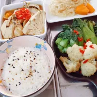 Home cooked toufu, vegetables and glass noodles.|Priyamayaさん