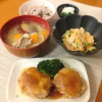 ☆レンコンつくね照り焼き　☆白菜　人参　カニカマのマヨポン和え　☆豚汁　☆漬け物　☆雑穀米ご飯|chikakoさん