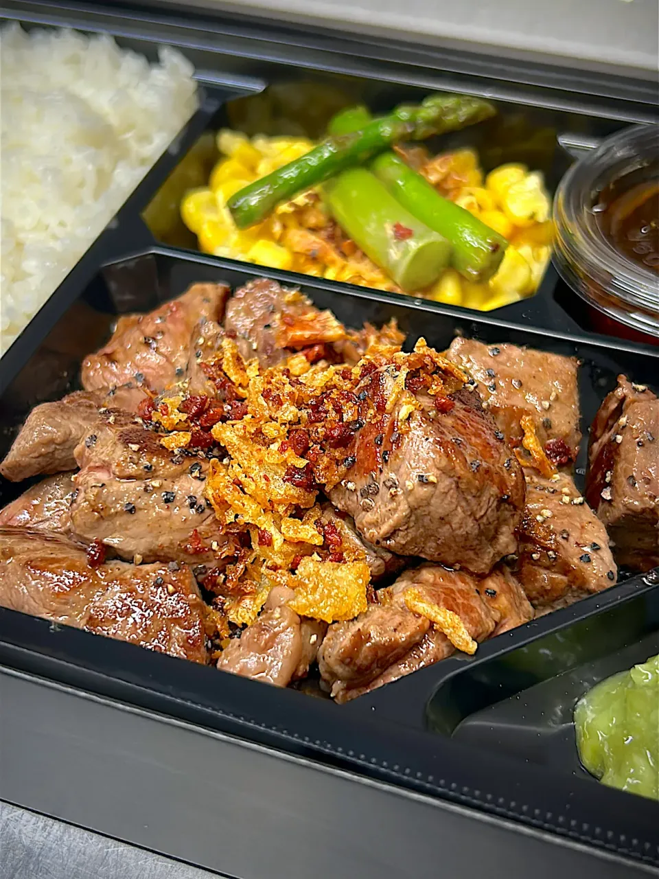 カットステーキ弁当|坂の上の友さん