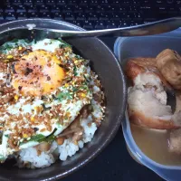 なめ茸と肉そぼろ入りショゴス丼とおでん|darkbaronさん