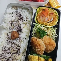 ☆高校生弁当☆もち麦入りゆかりごはん、ナポリタン、キャベツ、ブロッコリー、海老カツ、シラス卵焼き、イチゴ、チョコ|ｼｮｺﾗさん