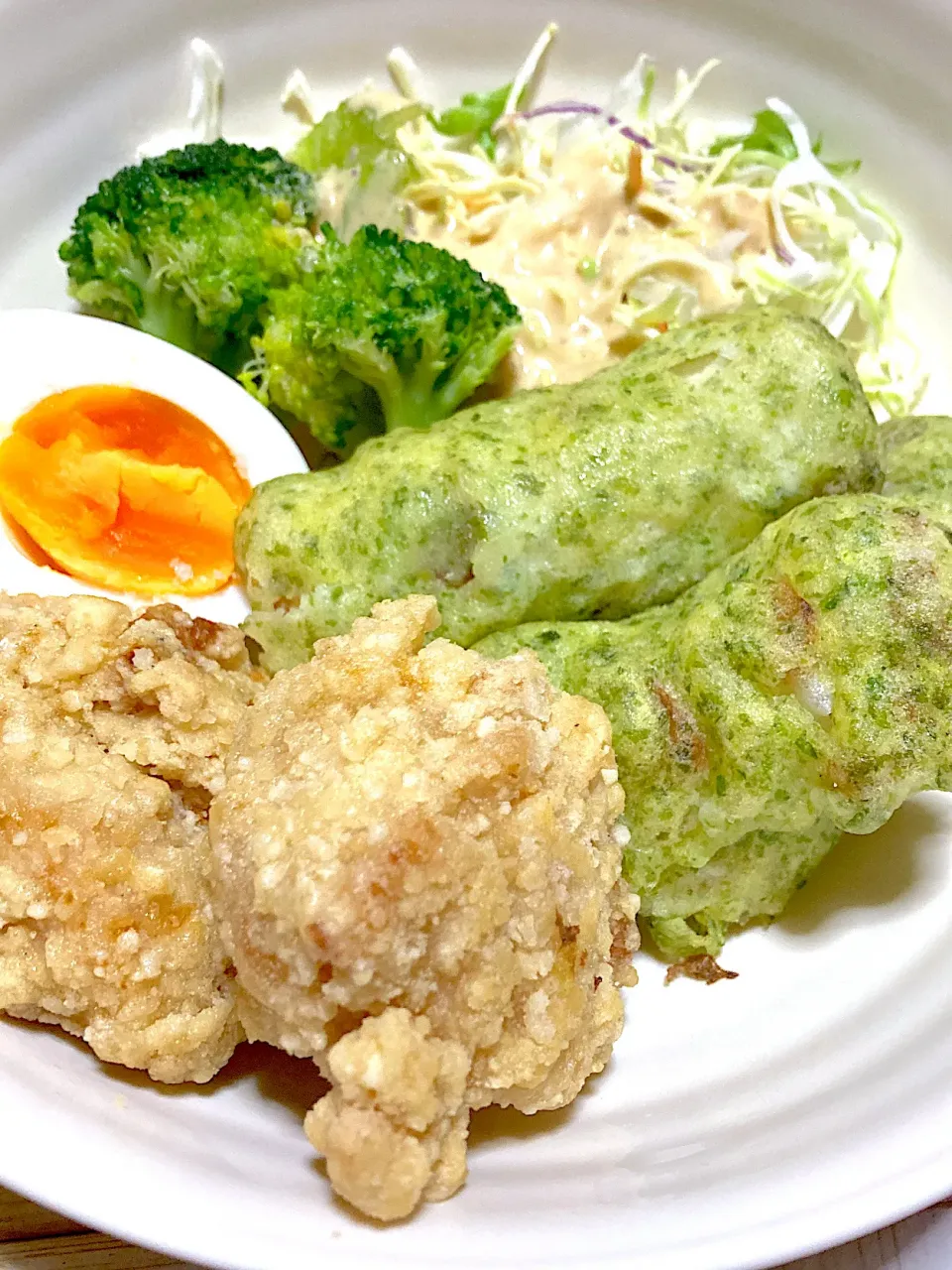 唐揚げ、ちくわの磯辺焼き、サラダ|Ayaさん
