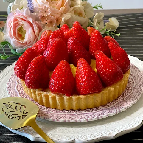 「雪印北海道バター」を使ってみたSnapdishの料理・レシピ写真:いちご🍓カスタードクリームタルト✨