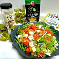 オリーブオイルをふんだんに使った
ギリシャの田舎サラダ🥗|ひろりんさん