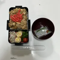 パパ弁☆カツ丼☆ごぼうサラダ☆くるくる卵☆アスパラとプチトマト☆みそ汁|Saharaさん