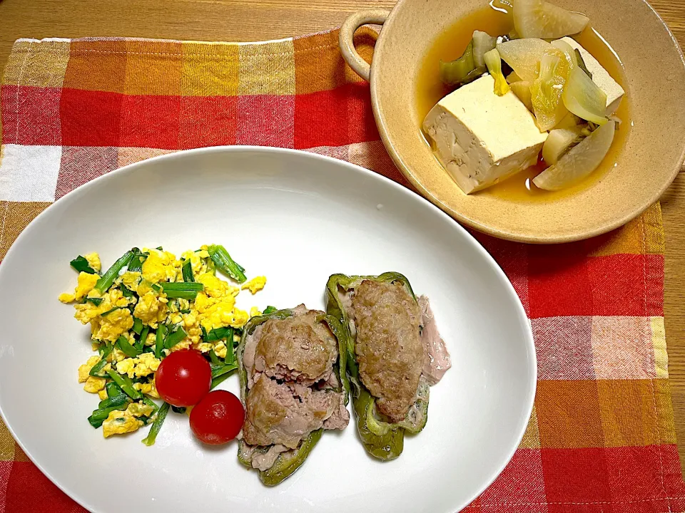 ピーマン肉詰め🫑、ニラ玉🥚、豆腐大根生姜のさっと煮🫚|1614さん