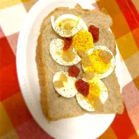 自家製玉ねぎ麹🧅でたまごトースト🍞🥚🍅|1614さん