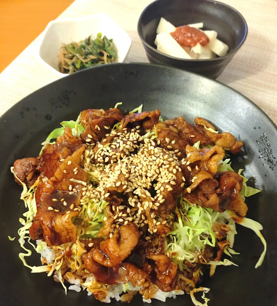 ☆豚肉蒲焼き丼　☆長芋梅肉　☆大根葉じゃこ|chikakoさん